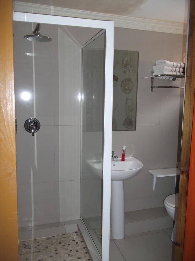Mbalentle Guesthouse Bishop Lavis Bagian luar foto