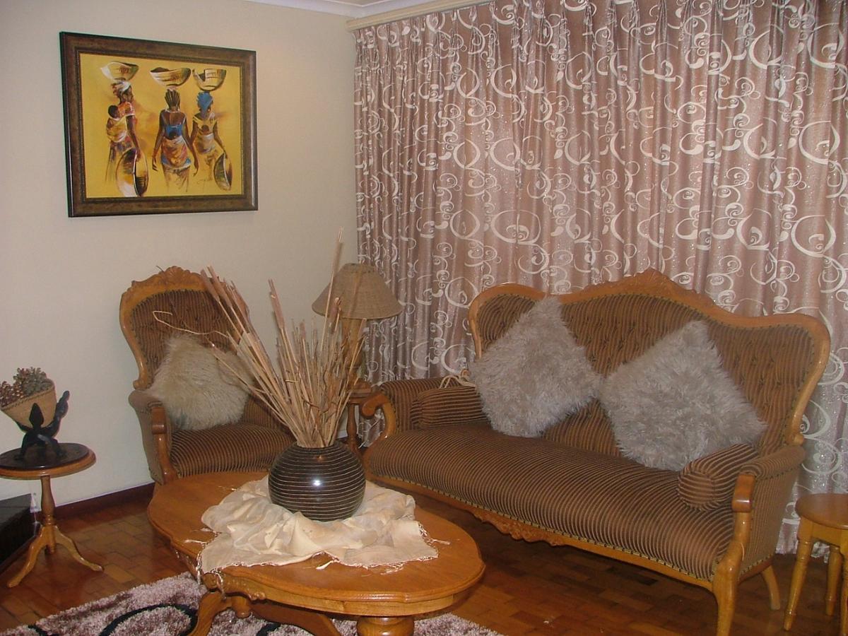 Mbalentle Guesthouse Bishop Lavis Bagian luar foto